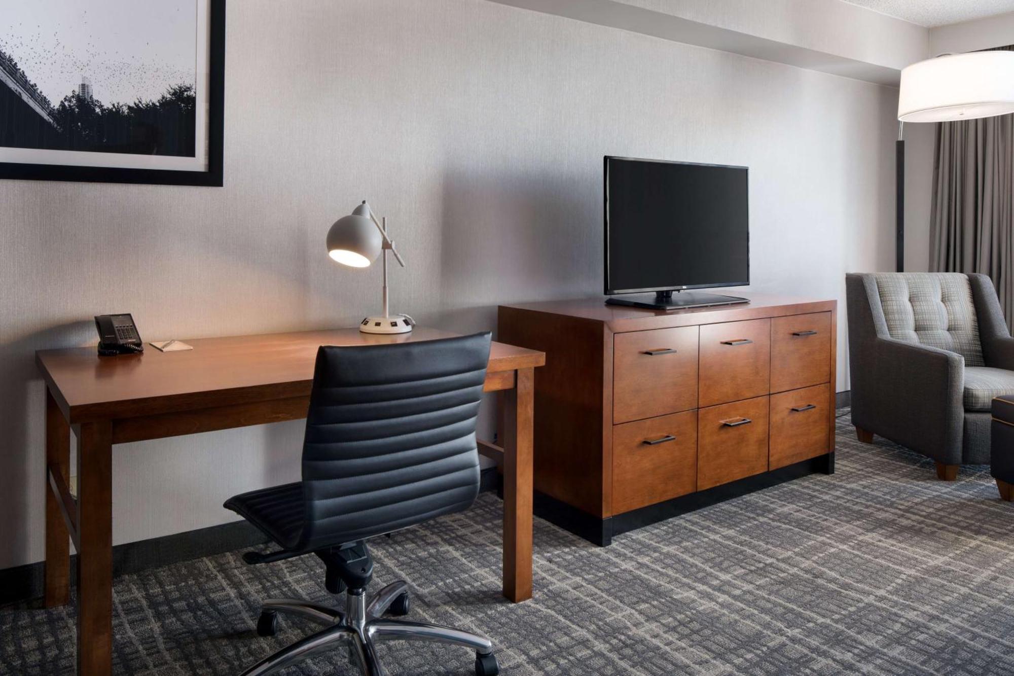 Embassy Suites By Hilton Austin Central Eksteriør bilde